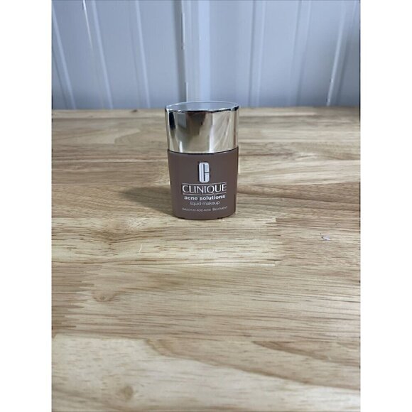 Clinique Anti Blemish Solutions Liquid Makeup 30ml (Various Shades) - FreshAmber - Picture 7 of 8